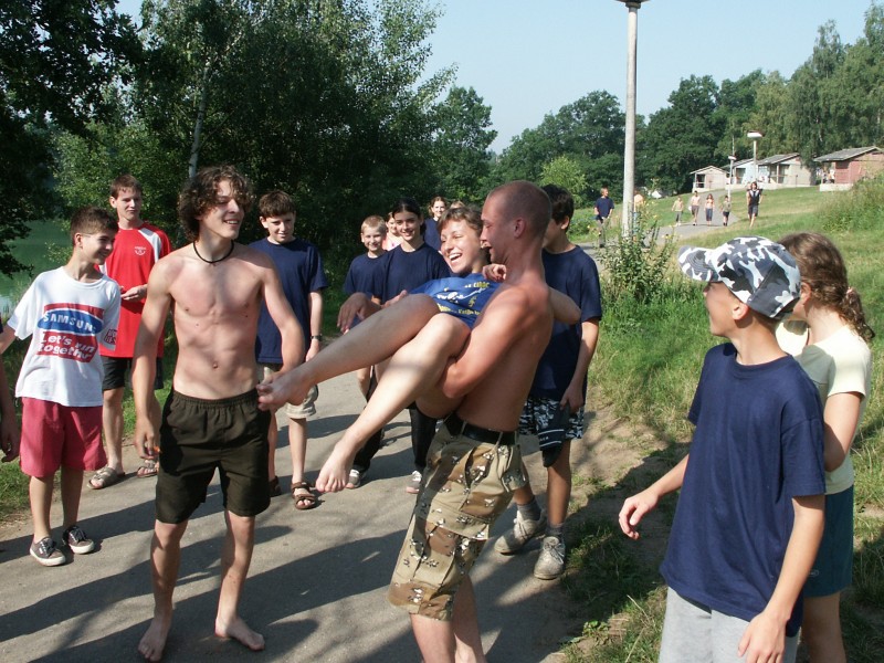 mb050729032.jpg